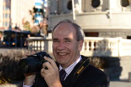 Mayor Brown Warms Up For Nikon Auckland Photo Day