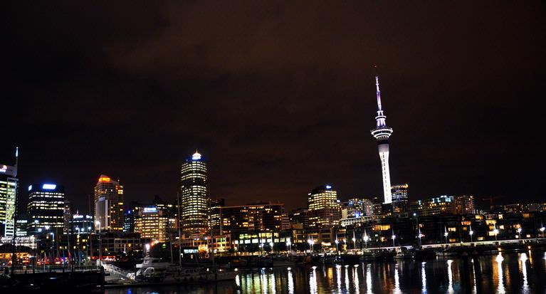 Ramon Richard V.Francisco; Auckland skyline at night