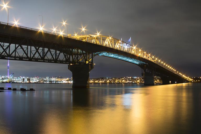 Carolina Dutruel; Harbour Bridge; The bridge looking golden in the night