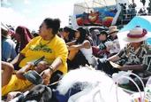 Margaret Vickers; Polyfest crowd 2006