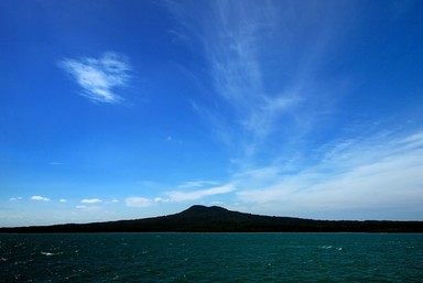 Deborah Dewhirst; Rangitoto's summer colours