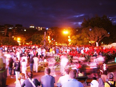 Ingrid Meder; Packed Lantern Festival; Lantern Festival @ Albert Park, busy scene