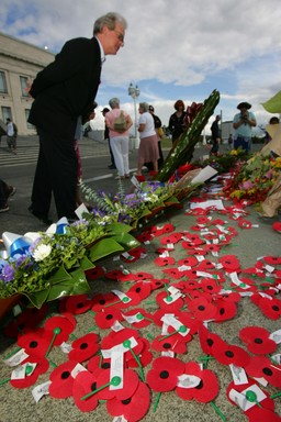 Meng Cui (Sean); Red Poppy; ANZAC DAY 2007