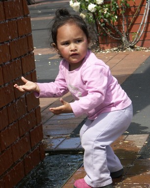 Zelda Wynn; IT'S WET DAD; Taken in New Lynn a little girl found the water fascinating