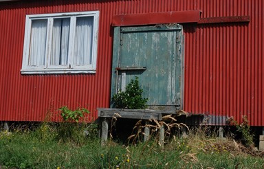 Kathrin Simon; ColourOnWaiheke; One of Waiheke's colourful sheds