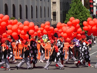  Red Balloons