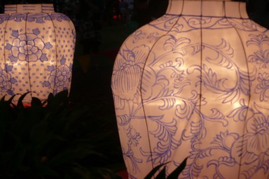 shot 43 pics. Photo taken on Saturday night of the lantern festival. I love the pure blue & white shining in the dark.