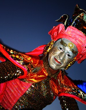Jane Sinnott;Who is enjoying who;Stilt walker   Chinese Lantern Festival 2009 Took 40 shots to crowded and light was fading.