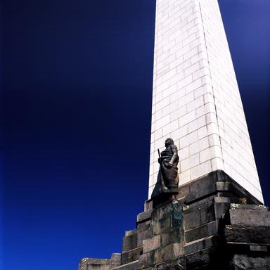 Shangyuan Lu; Cenotaph on the One Tree Hill; The symbol of  Auckland on the One Tree Hill