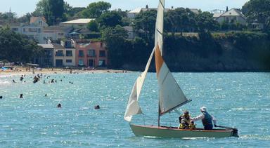 Hannah Andersen; It Floats; Cheltenham Beach