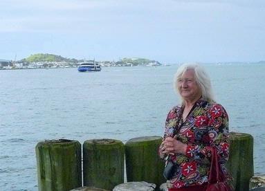 Alwynne Wedgwood; Queens Wharf; the ferry from Devonport came in while I was at the end of Queens Wharf