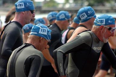 Tina Frantzen; They're off!;Takapuna Beach Triathlon