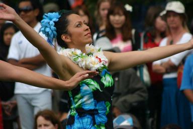 Aruna Po Ching;HULA BLISS; In the hula moment...