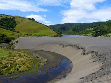  Taken at Lake Wainamu, Auckland, NZ