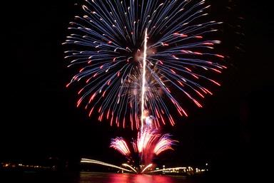  Viaduct Harbour Fireworks on Auckland Anniversay Day 2010