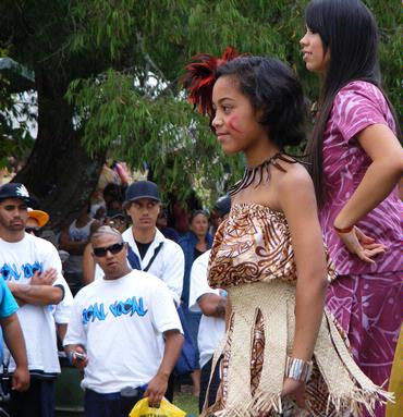 Mau Muaiava; PASIFIKA FESTIVAL 2010   531 Stage; Image of Vision Dance Academy   Traditional Samoan Dance Performance