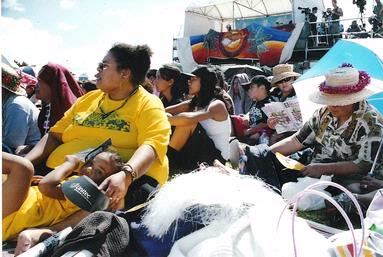 Margaret Vickers; Polyfest crowd 2006