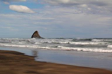 Lena Fedosova; Not Spielberg, just Karekare :);Karekare Beach, April 2010