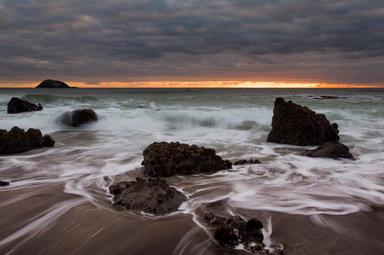 DAE   HEE, LEE;Waves; Muriwai Beach