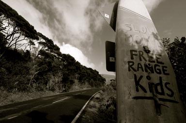 Allan Johnston Photographer; Free range kids; Watch for kids playing at Bethels beach