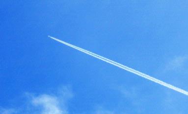 JERRY ZINN; JET'S VAPOUR TRAIL; TRIED TO CAPTURE THE SPEED OF A JET