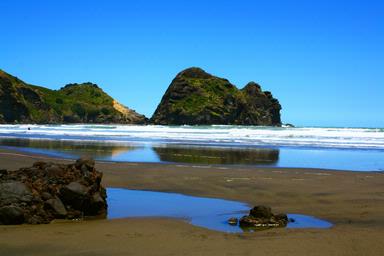 Deanne McKinstrie; Piha 1