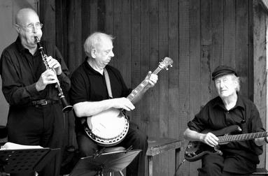 Sunny Doda; Age no bar; Localites performing @ Matakana Farmer's Market