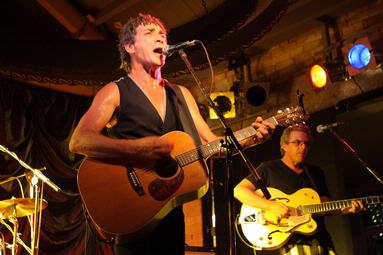 Grant Stantiall; Dragon @ Sale Street; Mark Williams on vocals as Dragon play a gig at Sale Street.