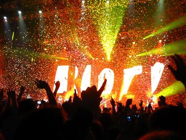 Jan Markiel Feliciano; Riot!; Paramore live in Auckland