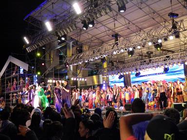 JD; Finale; Mika's show