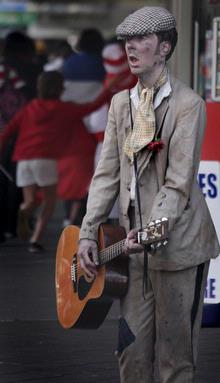 Peter Jennings;Singer; Fan Trail