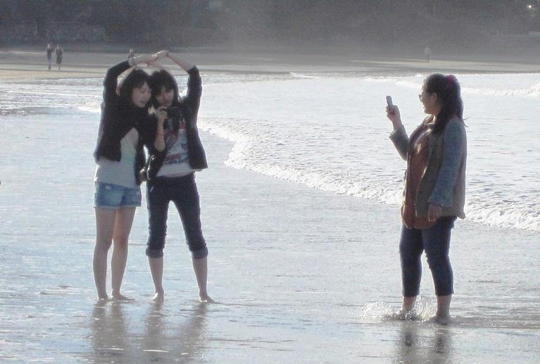 JERRY ZINN;TAKE OUR PICTURE; A LOVELY POSE!