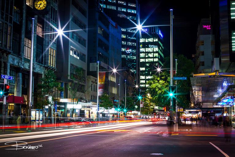 Rafael Bonatto; Queen street by night