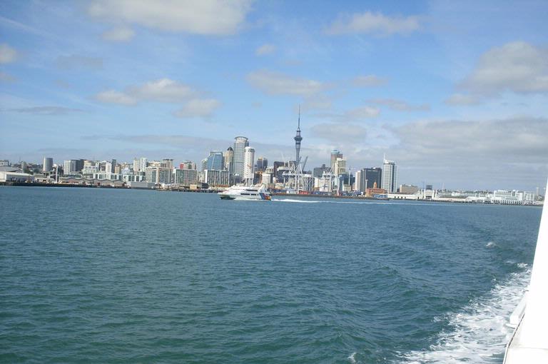 FRENIE PERLAS; FerryFoto1; Sailing to Devonport
