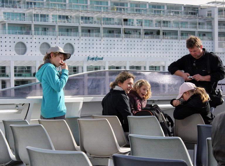 praveenkumar magudapathy; Family; saw this beautiful, happy family while going to waiheke