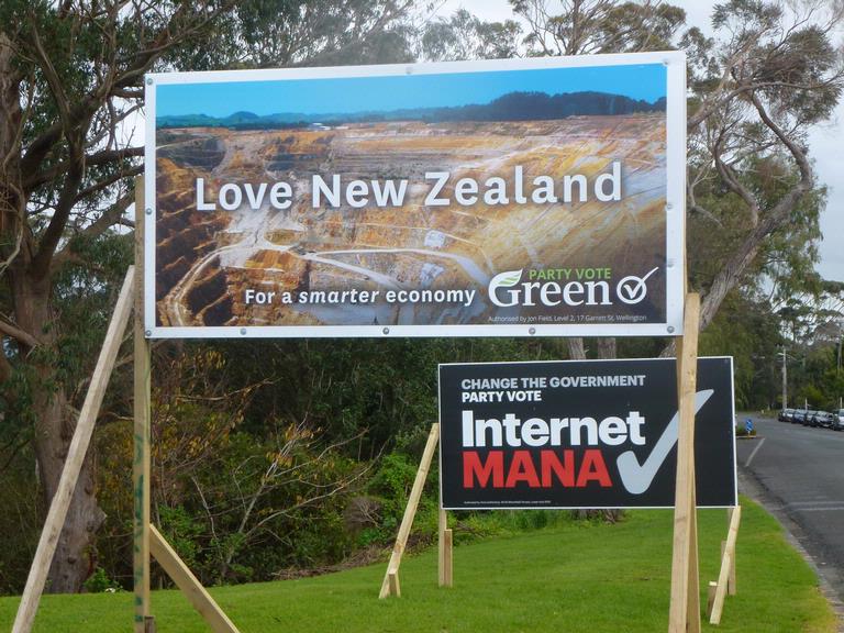 Helen;Election 2014;Western Springs Rd  Hoarding