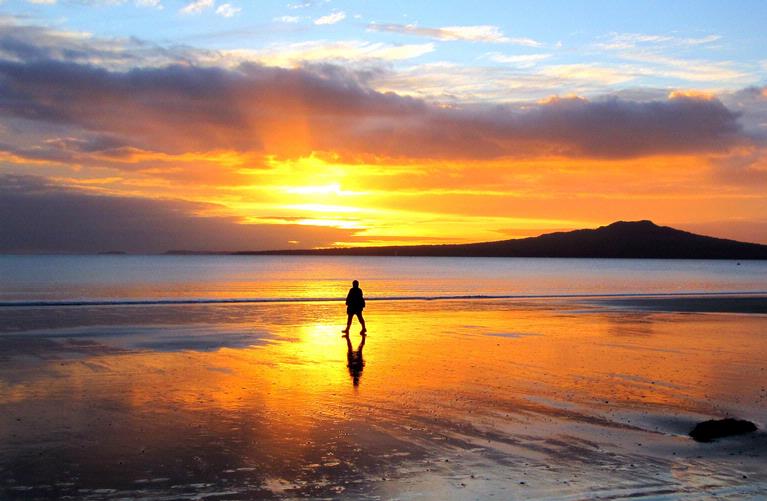 JERRY ZINN.;EARLY MORNING WALKER.;TAKEN ON TAKAPUNA BEACH.