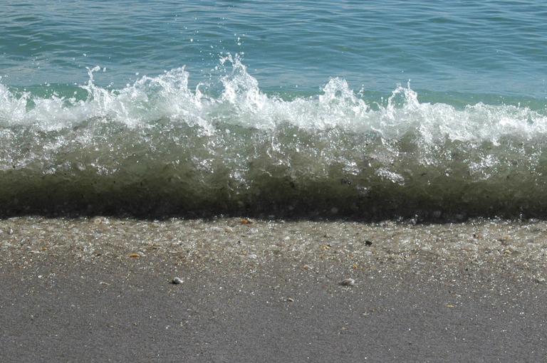 Stuart Weekes;A small but perfect wave;Little surf at Onetangi