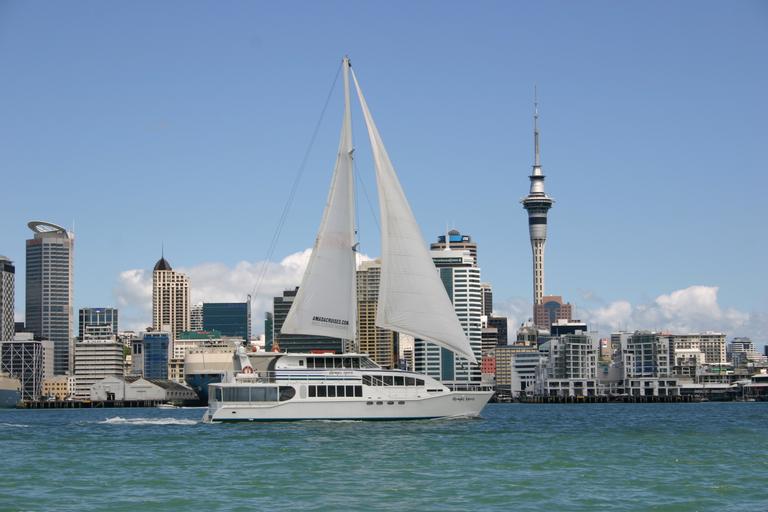 Toni Tanner;City of Sails