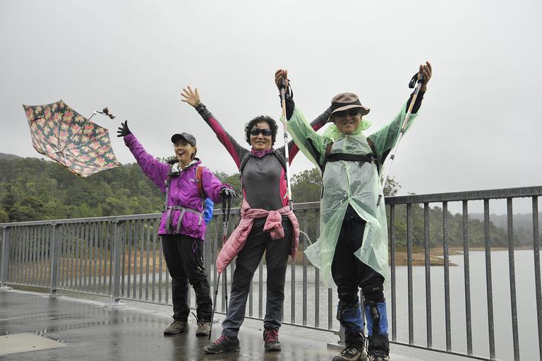 Sun Ha Hwang;Welcome Rain Heartily;The water level of the Waitakere Dam was far lower than expected. We need more water for all living creatures including us. The wind and rain on the dam would let us hilarious.