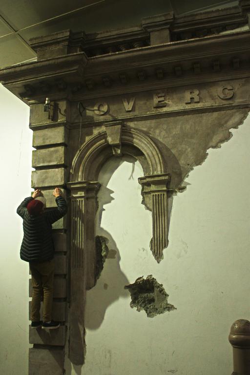 alexei foster;Climbing hidden sculpture ;Hidden treasure in auckland alley