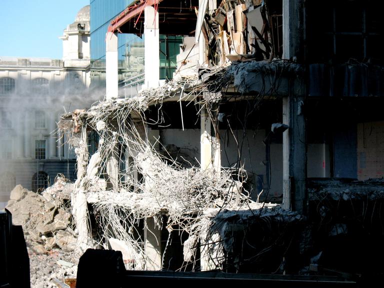 Stuart Weekes;Positively ruined;Demolishing an urban icon ( 2 )