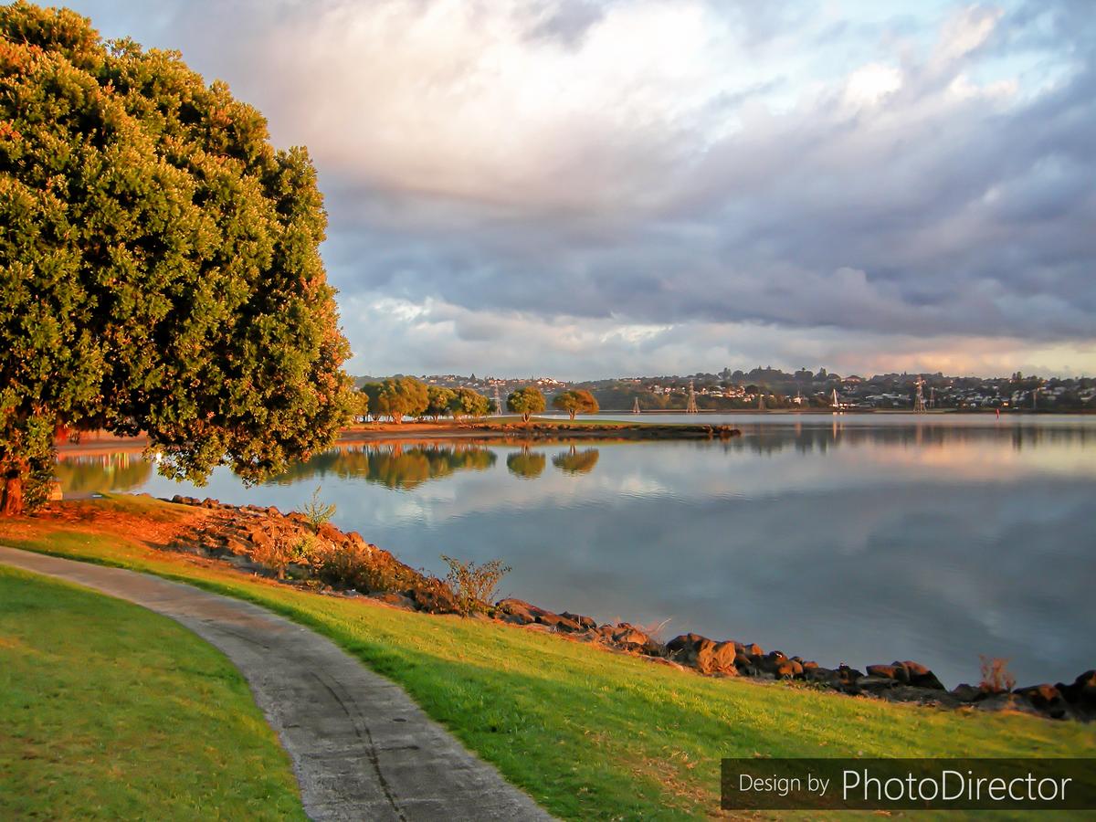 Sam Rogers; Waterfront   Manukau