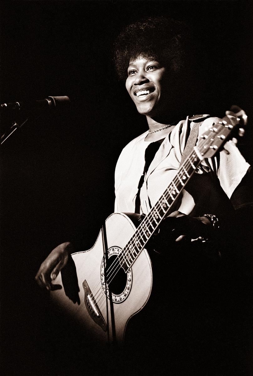 Bruce Jarvis;Joan Armatrading;At two sold out Auckland Town Hall shows, backed by a five piece band, Joan Armatrading walked out to the sort of applause usually reserved for encores.