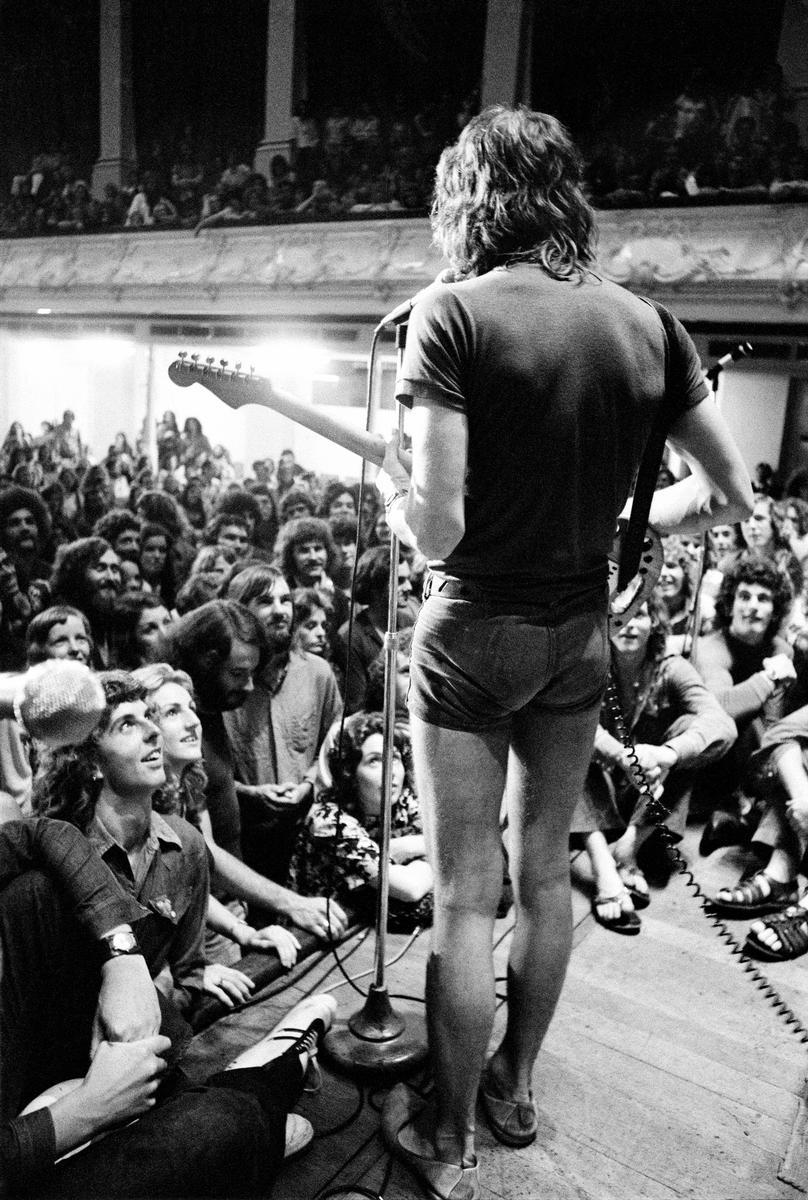 Bruce Jarvis;John Mayall;In March 1972, John Mayall on stage at the Auckland Town Hall quickly proved to be a superb live performer. For a start he invited fans to join him and his band on stage.