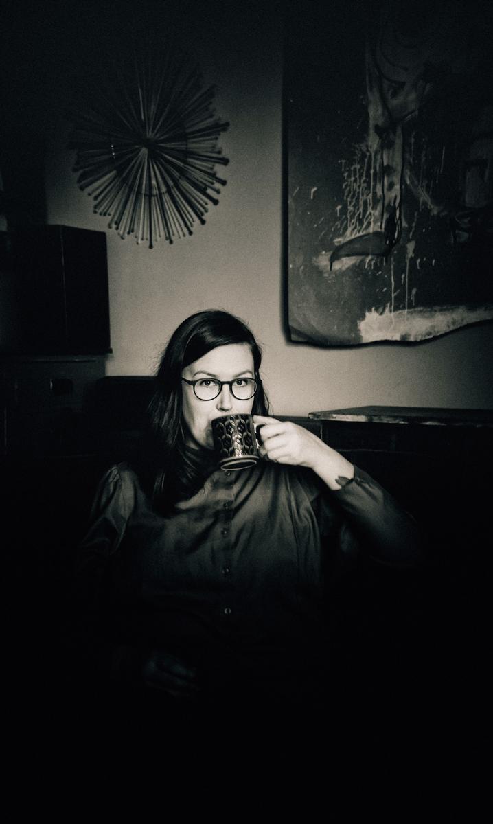 Ebony Lamb;Nadia Reid Drinks Tea in Port Chalmers;2016
