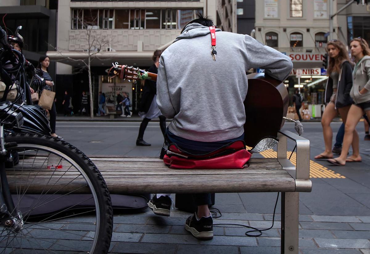 Jiongxin Peng; Street Player; 29/09/2015, 4pm, Queen Street, Auckland