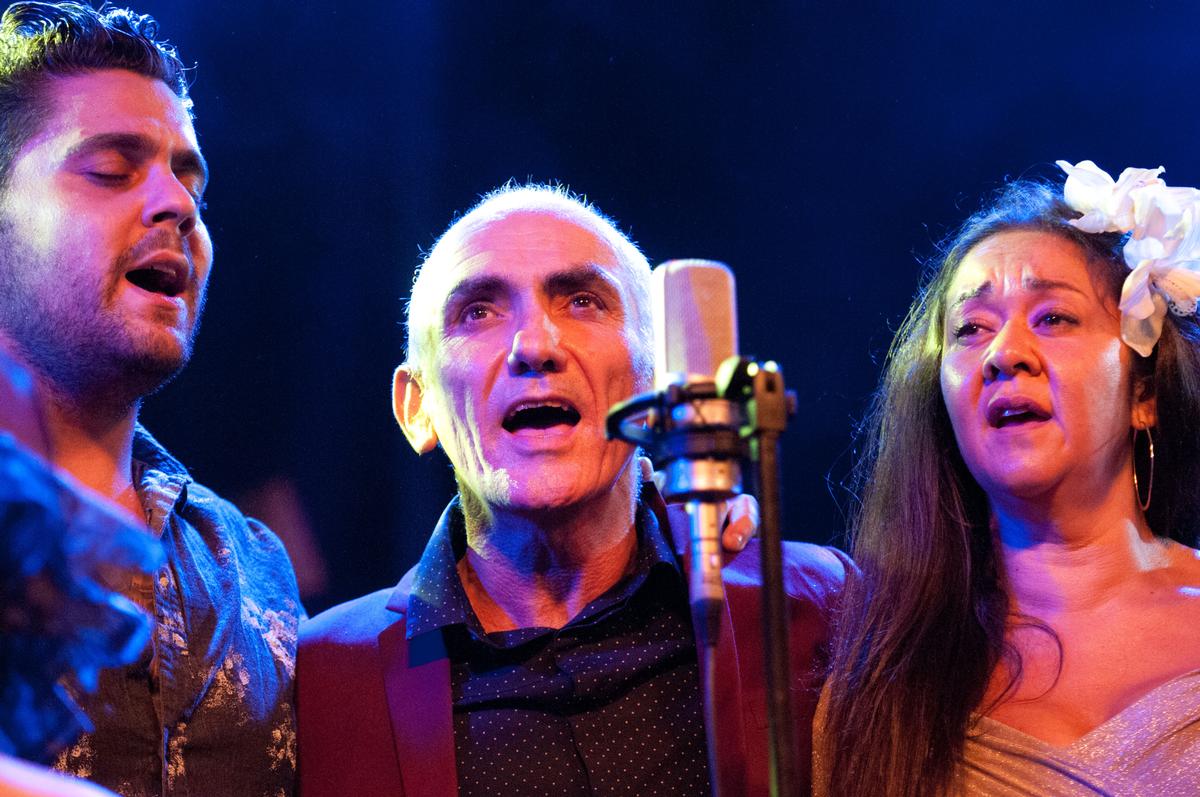 Michael Flynn; Paul Kelly;with Dan Kelly and Linda Bull