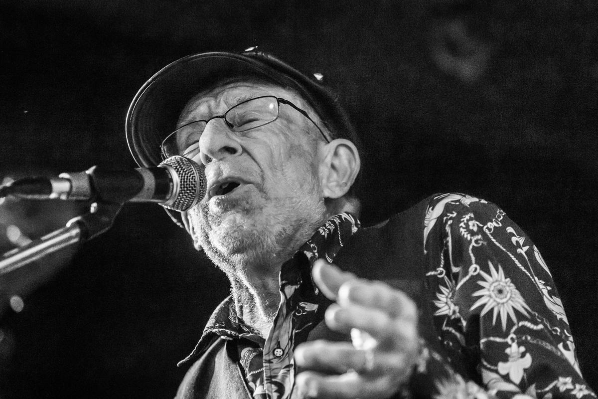 Mike Thornton; Old School Jazz; Guest vocalist, Nairobi Trio; Leigh Sawmill, January 2021