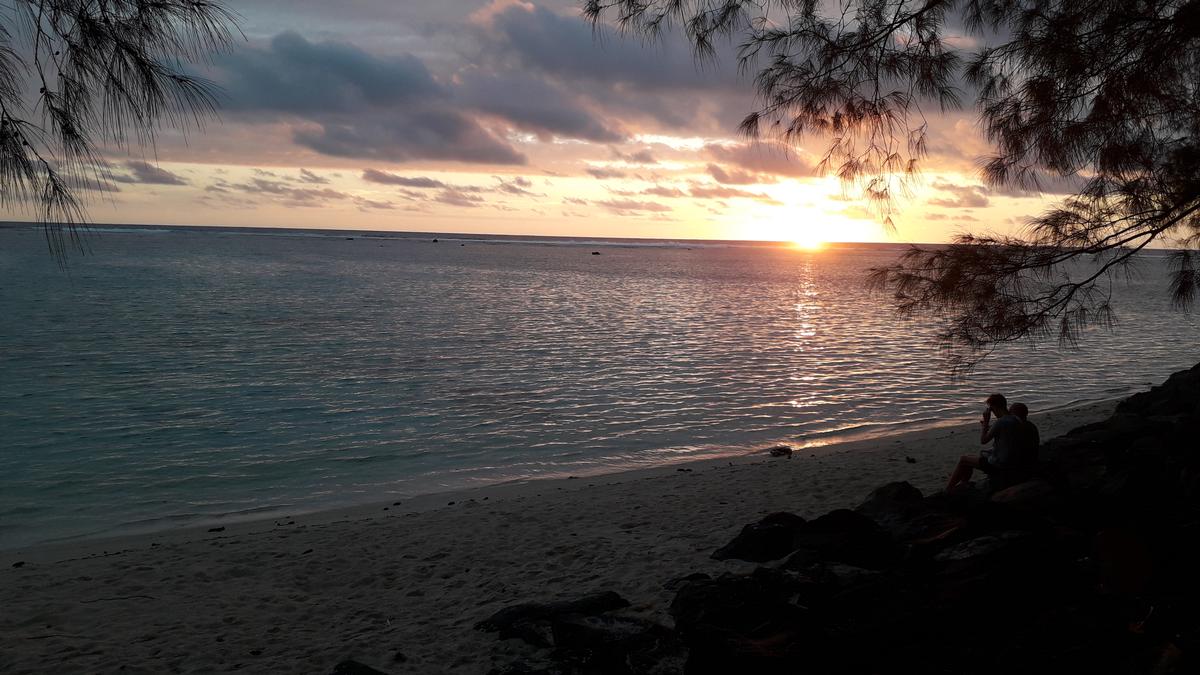 Krystle solomon;cook islands beach